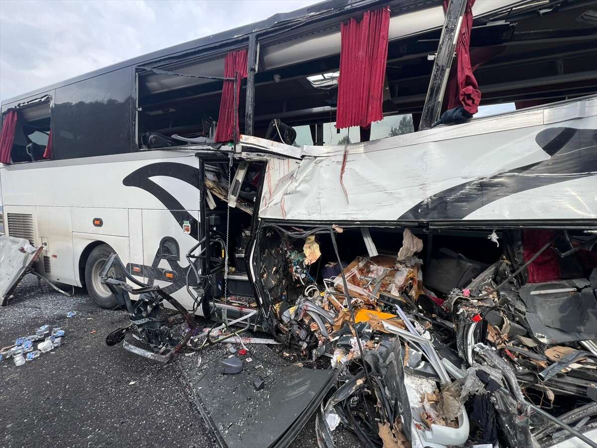 7 kişinin öldüğü otobüs kazasının nedenini yaralı kurtulan yolcu açıkladı 1